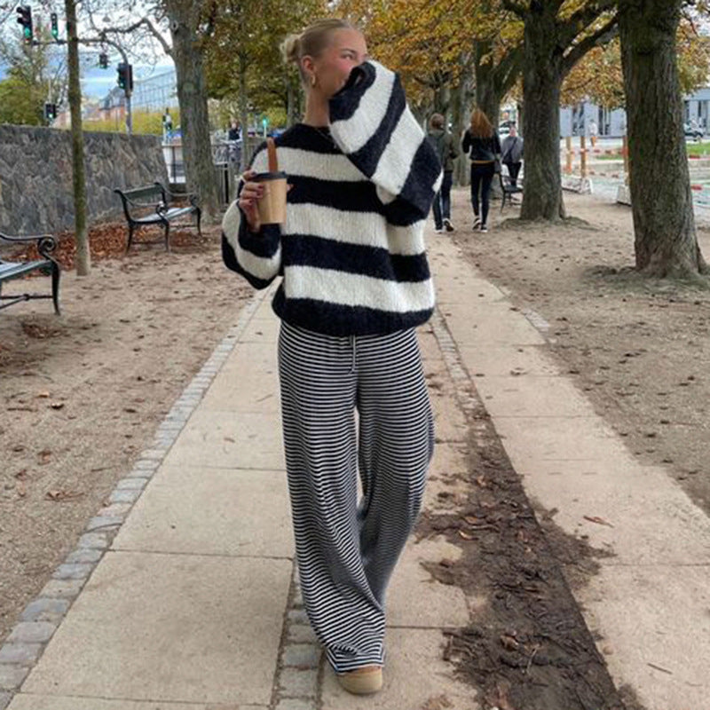 Women's Striped Lounge Trousers - Wide-Leg Pants