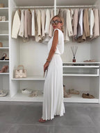 Two-Piece Set with Pleated Trousers and Sleeveless Top