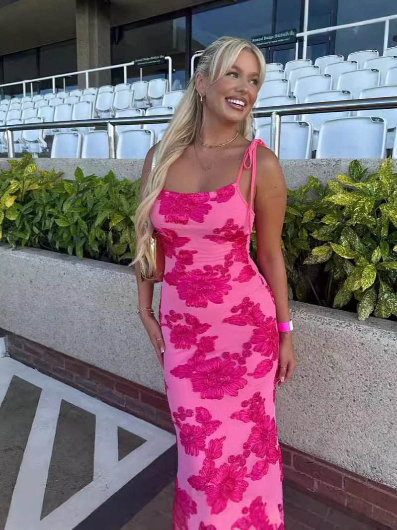 Figure-hugging dress with floral details and tie straps