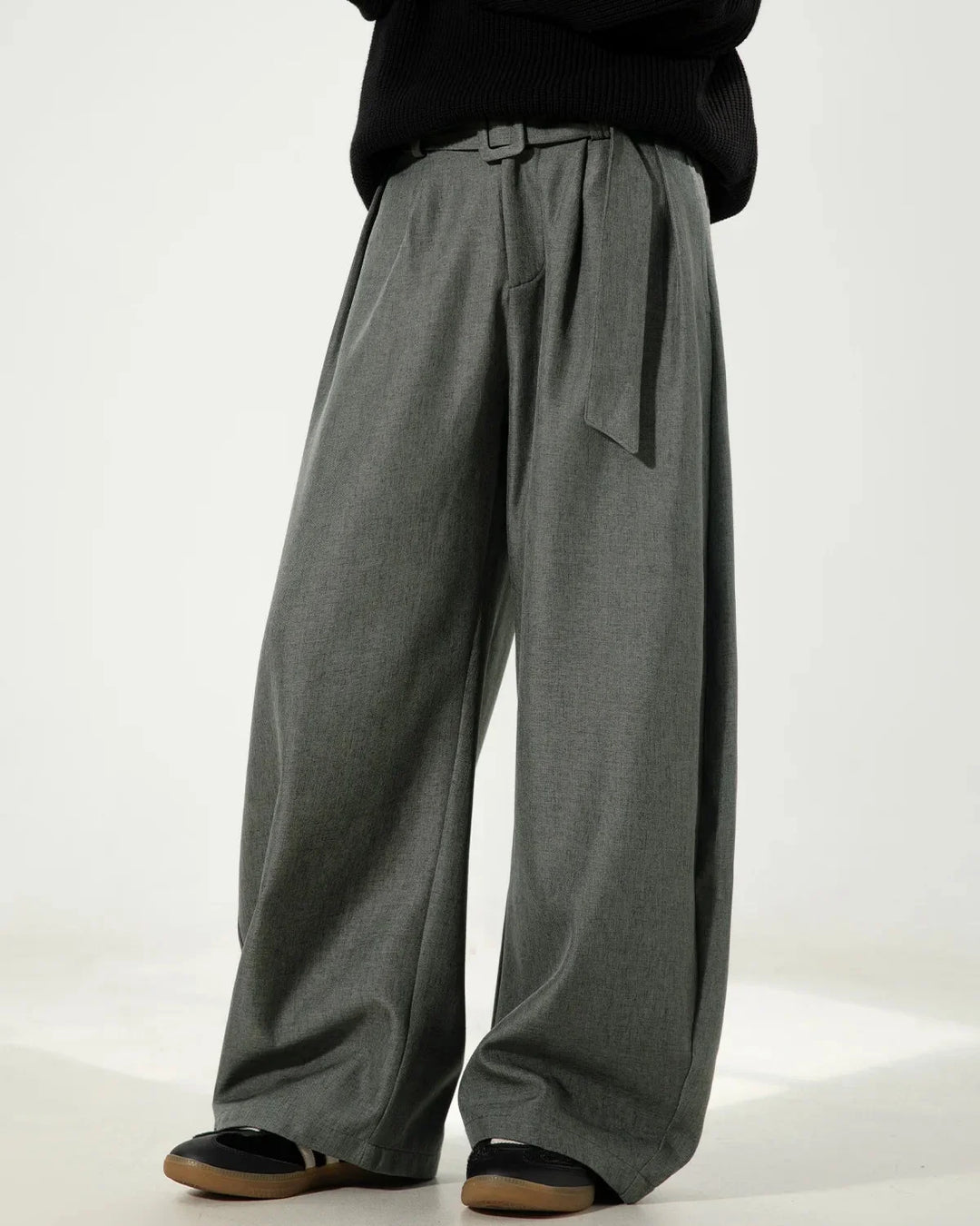 Relaxed Pleated Wide-Leg Pants