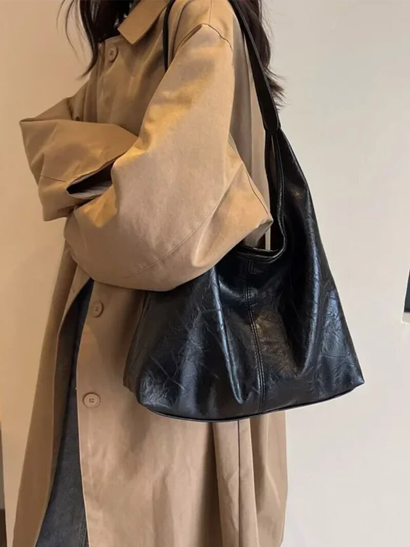 Leather Shoulder Bag for Women with Minimalist Design – Accessory for Daily Use