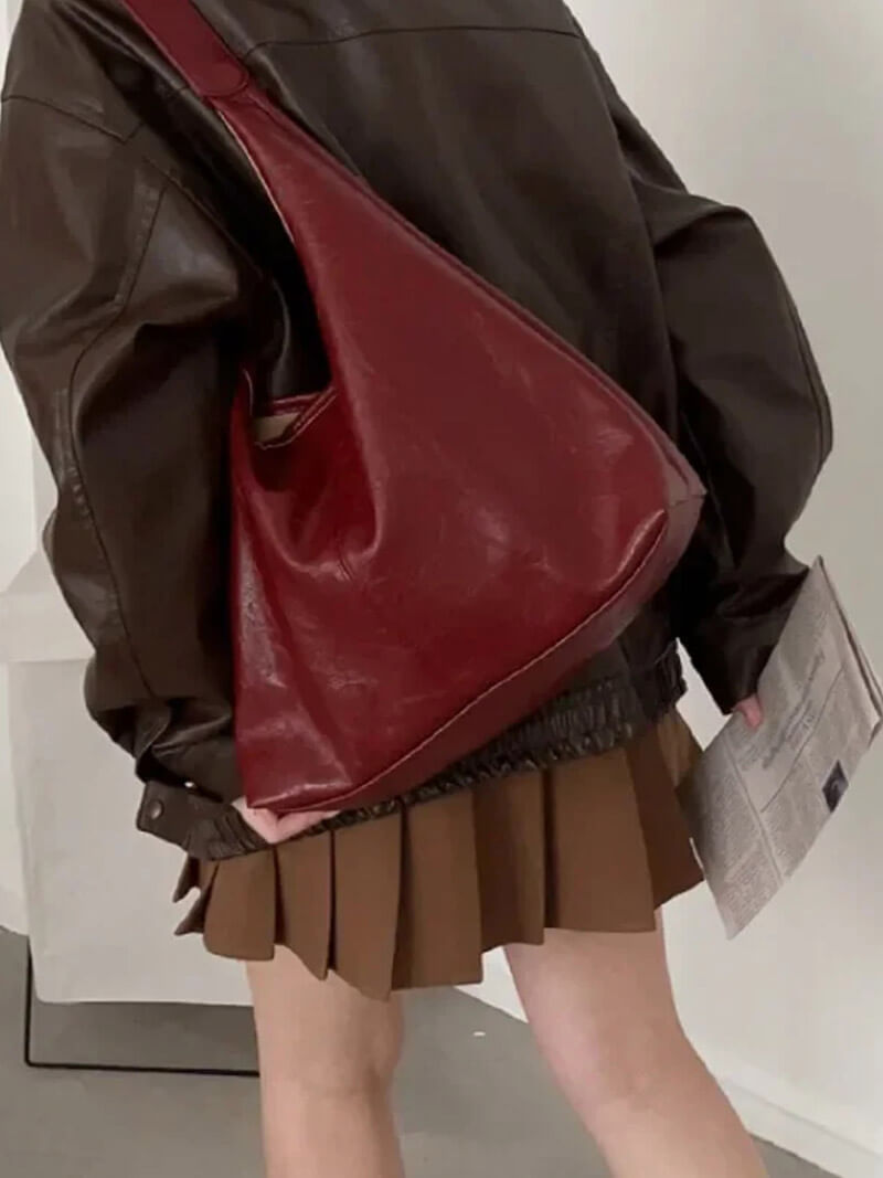 Leather Shoulder Bag for Women with Minimalist Design – Accessory for Daily Use