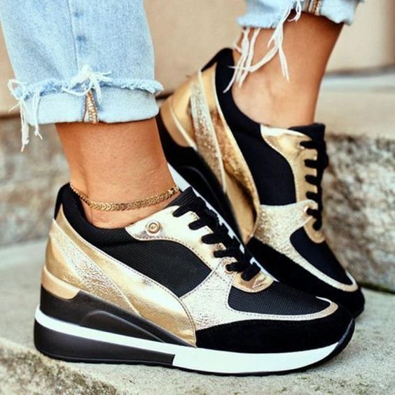 Woman's Cushioned Comfortable Sneakers