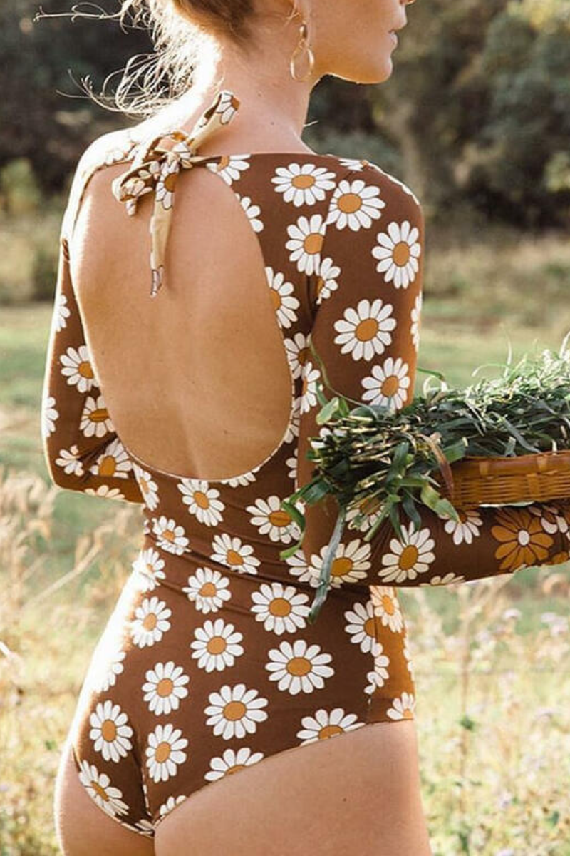 Sporty One-Piece Swimsuit with Long Sleeves and High Neck