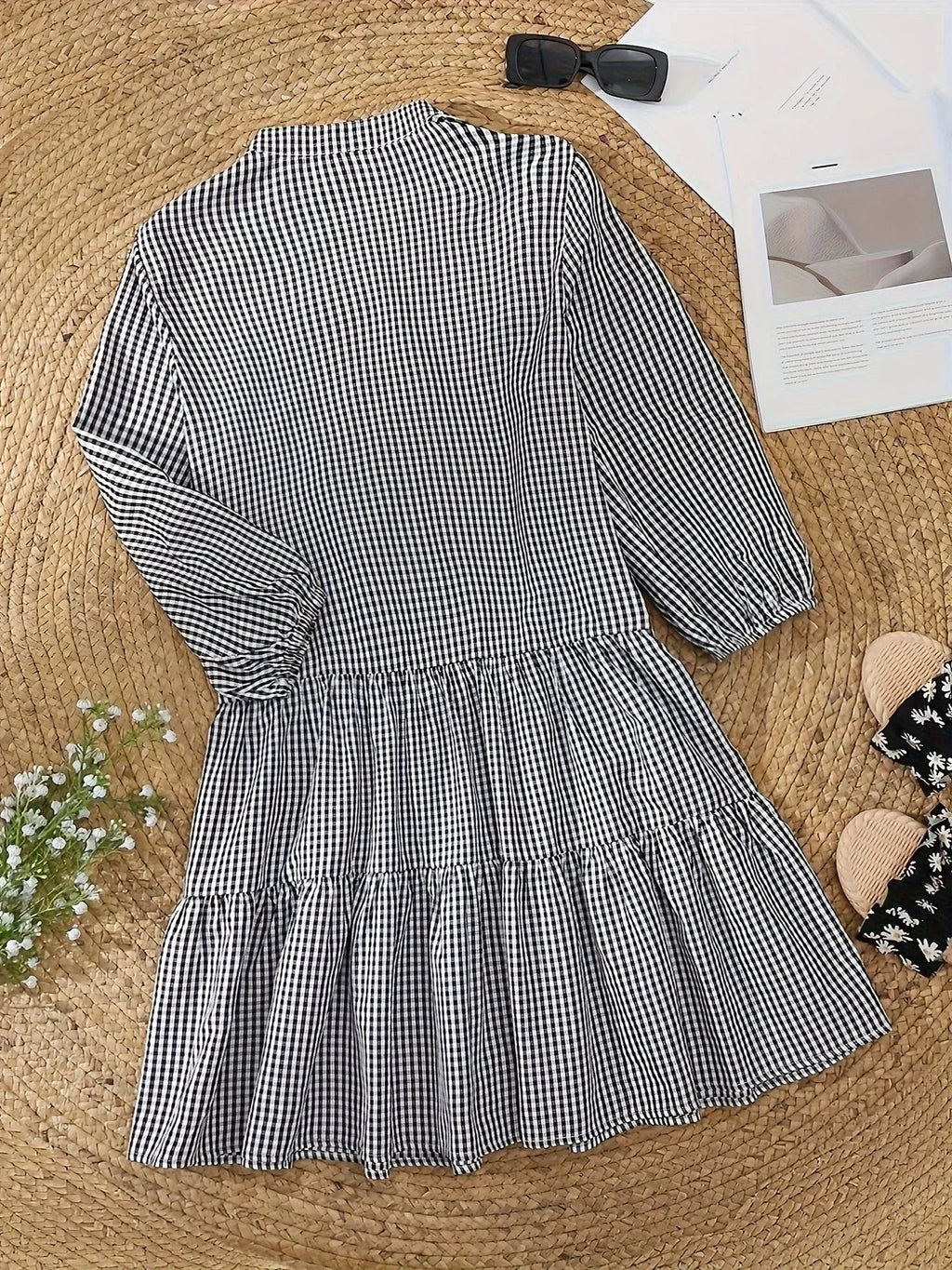 Short Checked Dress for Women with 3/4 Sleeves and Buttoned Collar