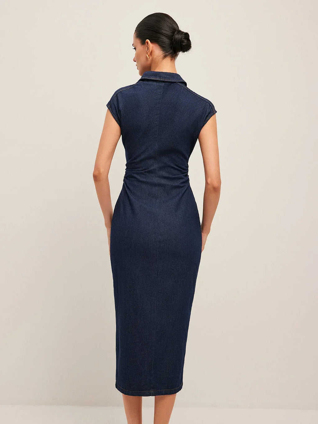 Navy Blue Buttoned Midi Denim Dress with V-Neck and Sleeveless Design for Office Summer