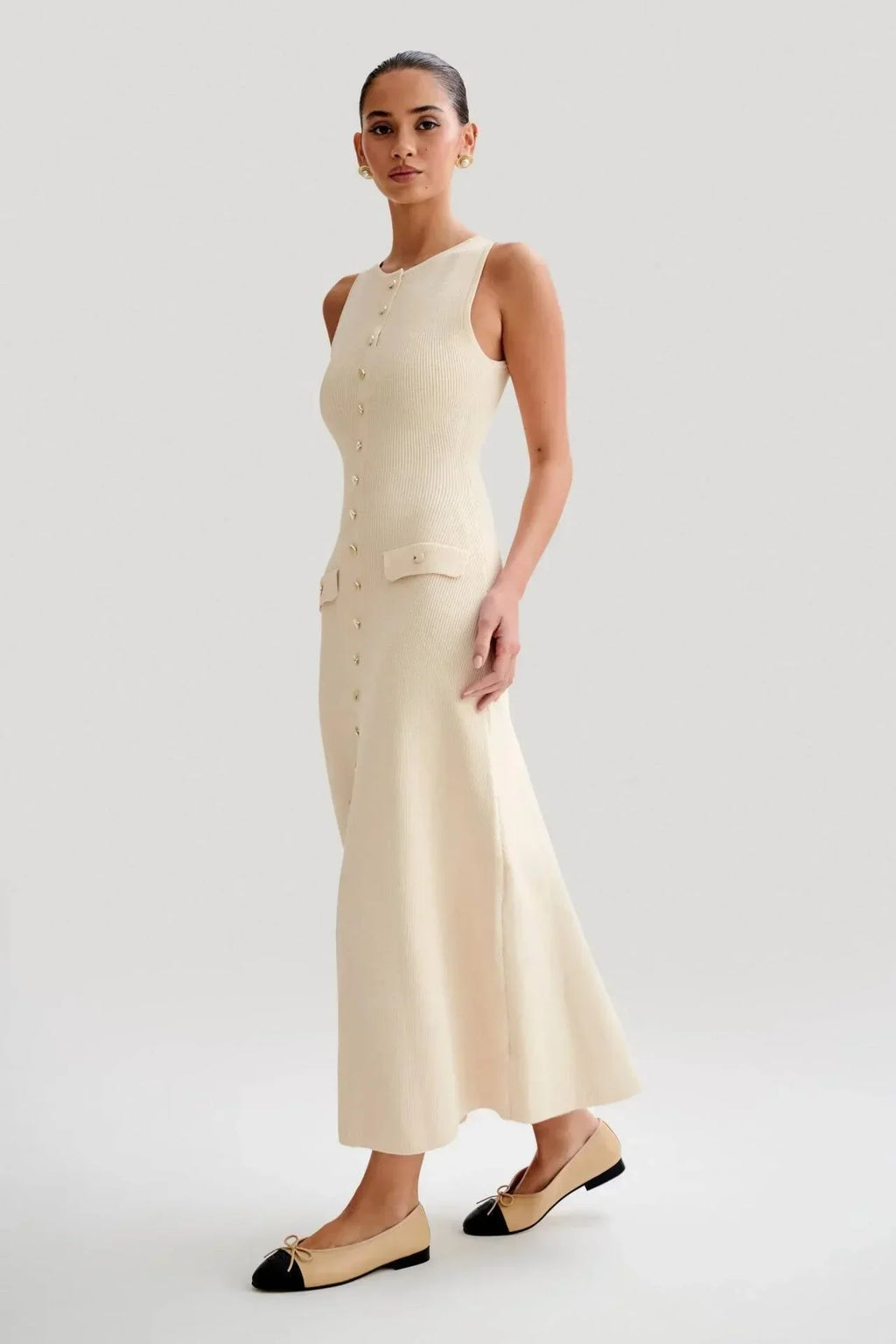 Sleeveless Buttoned Midi Dress with Ribbed Fabric