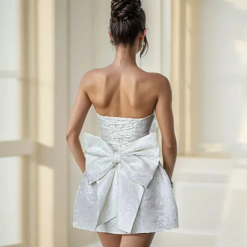 Short Jacquard Dress for Women with Strapless Design and Open Back