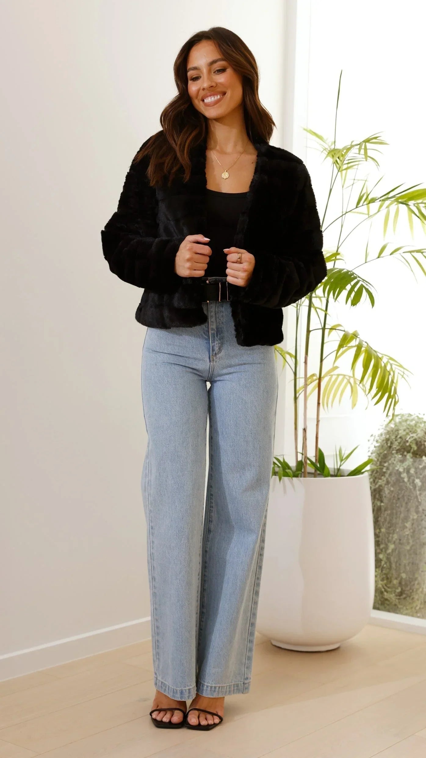 Short Faux Fur Collar Jacket